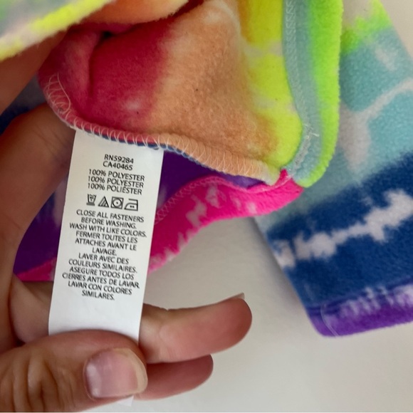 🌼 5/$25 The Children’s Place 2T Rainbow Tie-Dye Fleece Quarter Zip Pullover - Picture 5 of 10